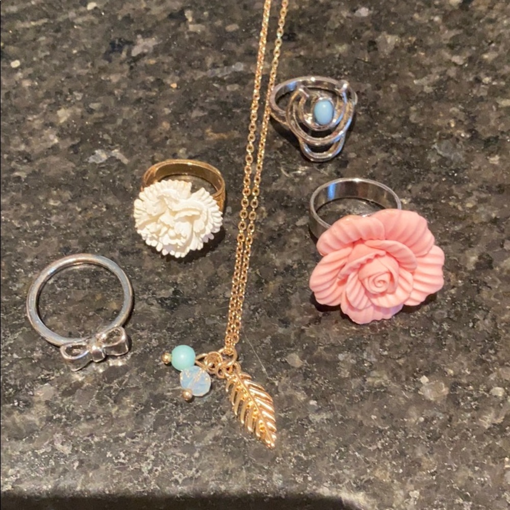 Bundle of costume jewellery!